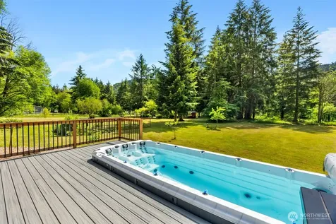 17718 Mulqueen Road SE Rainier WA 98576