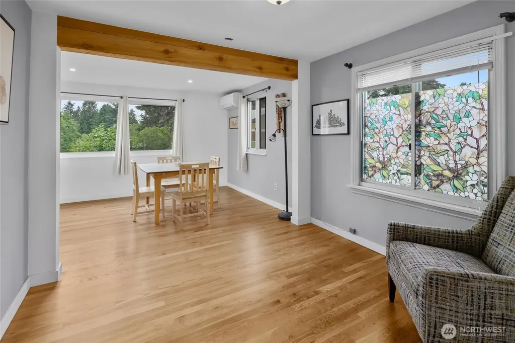 12419 16th Avenue S Seattle WA 98168