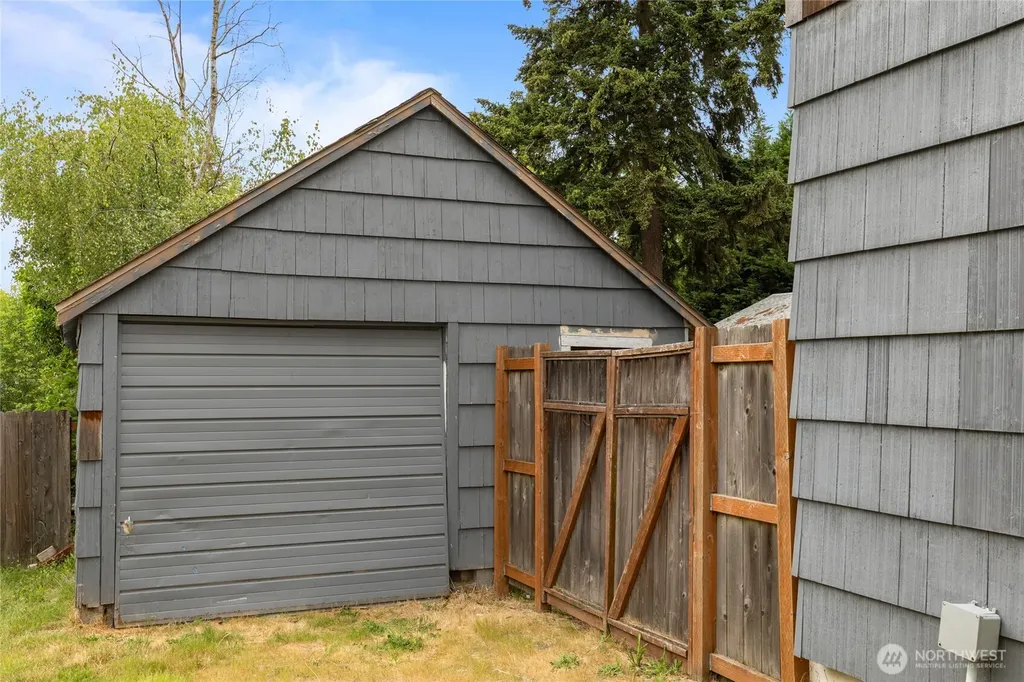 12419 16th Avenue S Seattle WA 98168