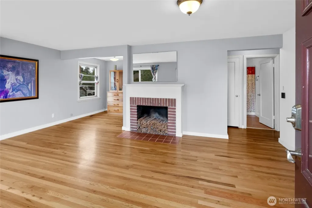 12419 16th Avenue S Seattle WA 98168