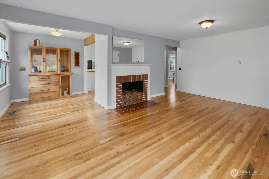 12419 16th Avenue S Seattle WA 98168