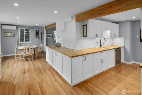 12419 16th Avenue S Seattle WA 98168