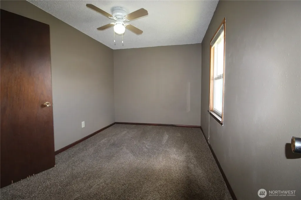 359 SW 9th Chehalis WA 98532