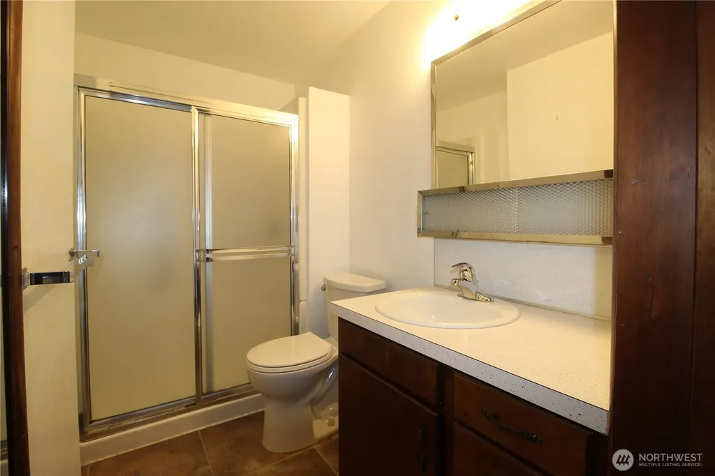 359 SW 9th Chehalis WA 98532