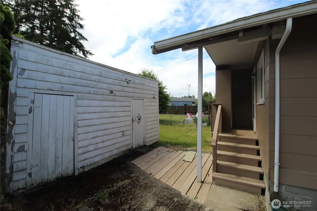 359 SW 9th Chehalis WA 98532