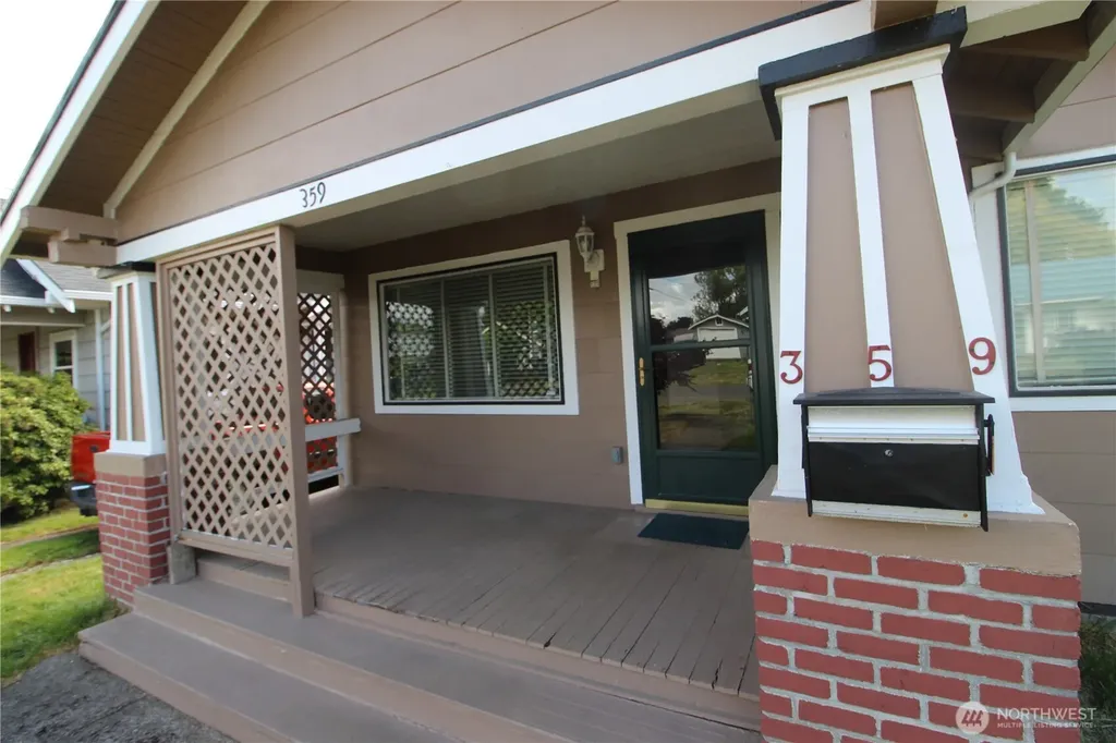 359 SW 9th Chehalis WA 98532