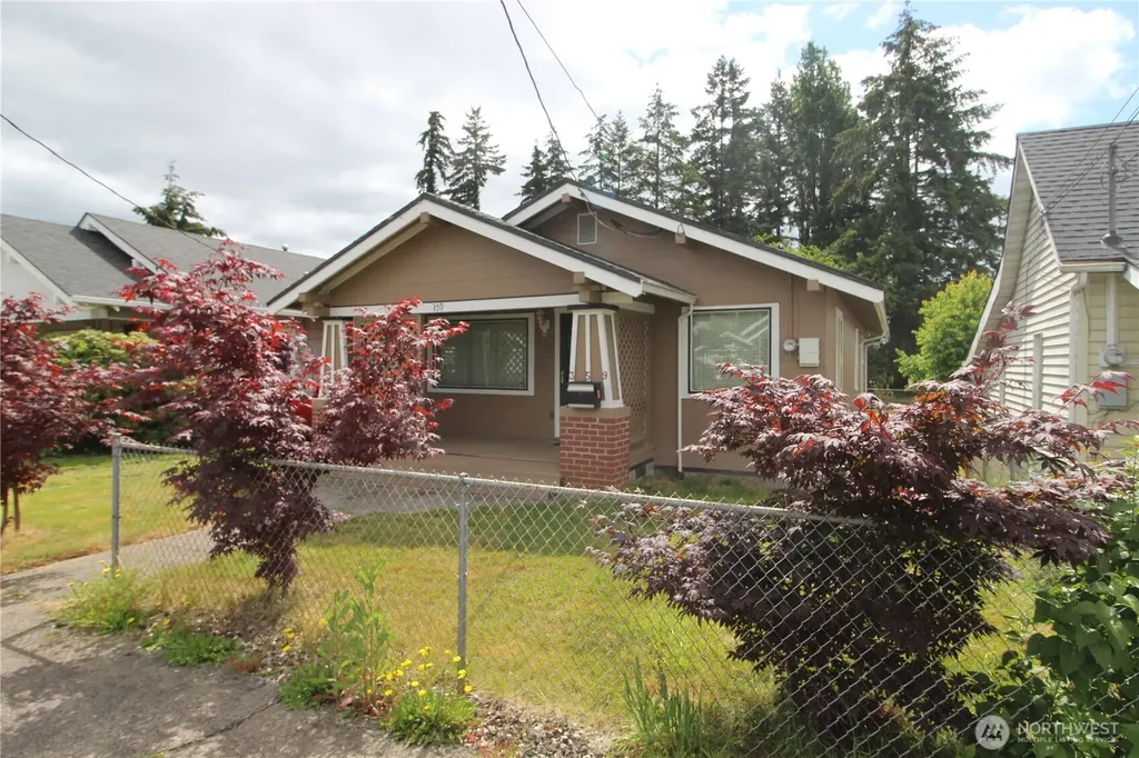 359 SW 9th Chehalis WA 98532
