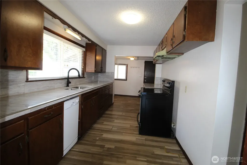 359 SW 9th Chehalis WA 98532