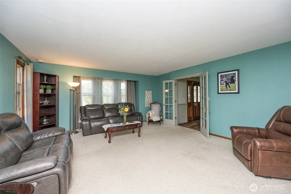 36721 6th Avenue SW Federal Way WA 98023