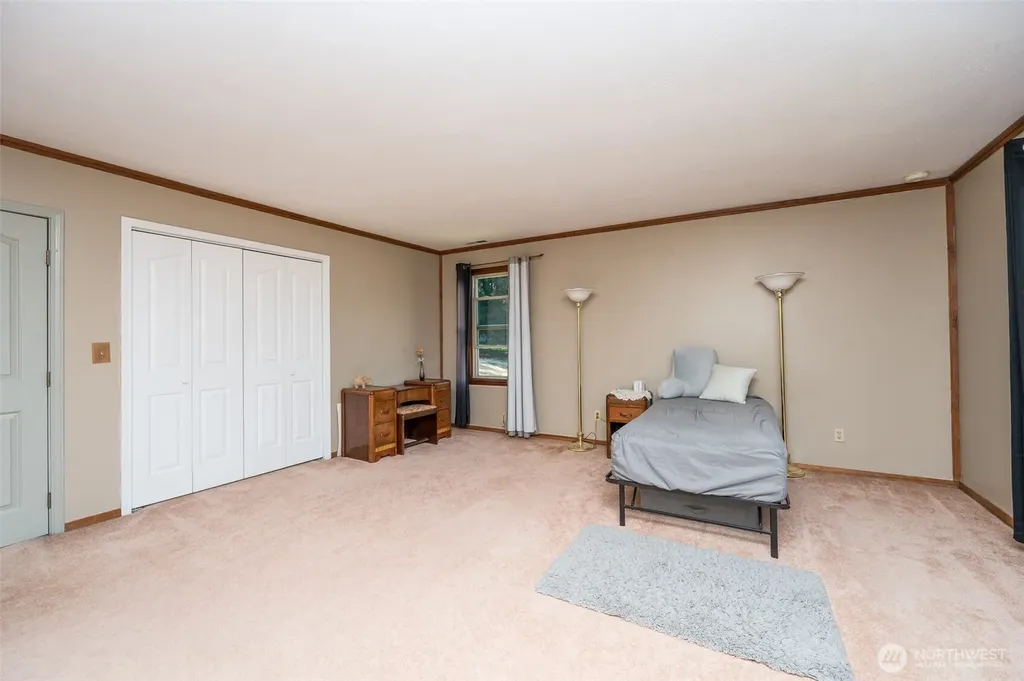 36721 6th Avenue SW Federal Way WA 98023