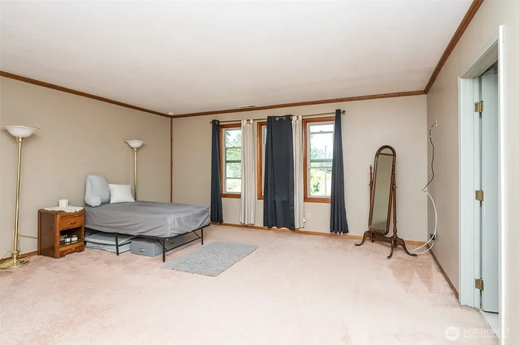 36721 6th Avenue SW Federal Way WA 98023