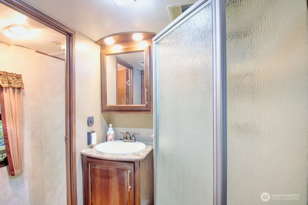 246 Schinn Canyon Court Deming WA 98244