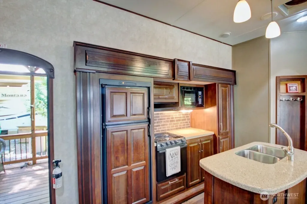 246 Schinn Canyon Court Deming WA 98244