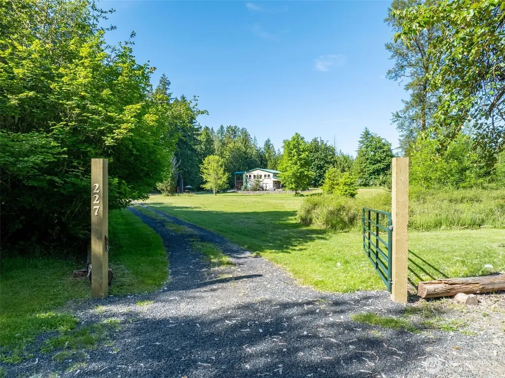 227 Cougar Lane Toledo WA 98591