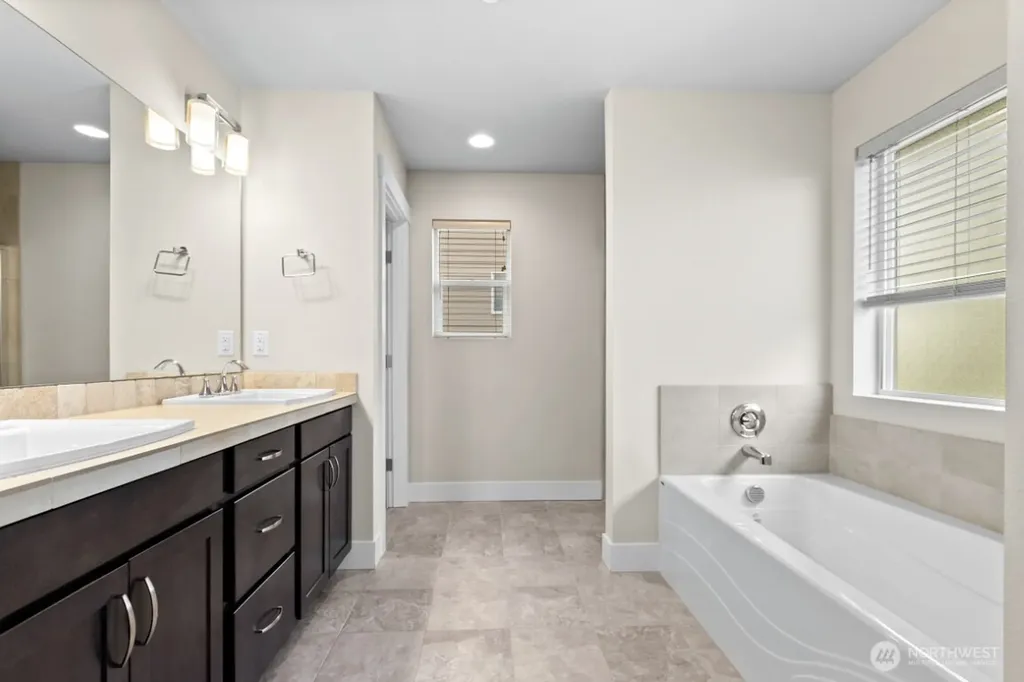 20412 5th Avenue W Lynnwood WA 98036