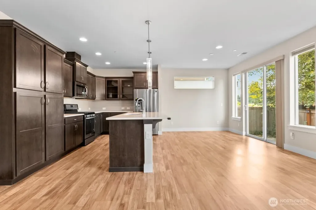 20412 5th Avenue W Lynnwood WA 98036
