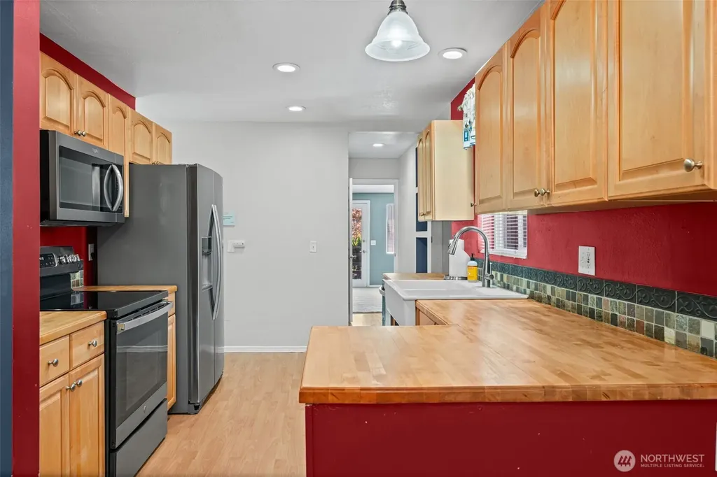 1421 N 32nd Street Renton WA 98056