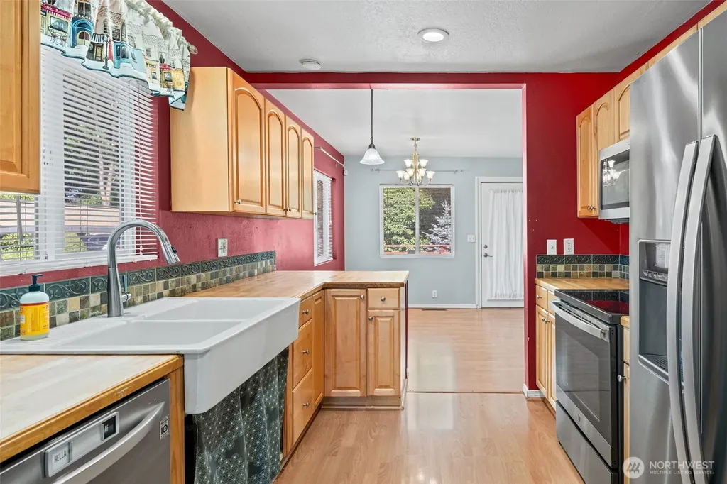 1421 N 32nd Street Renton WA 98056
