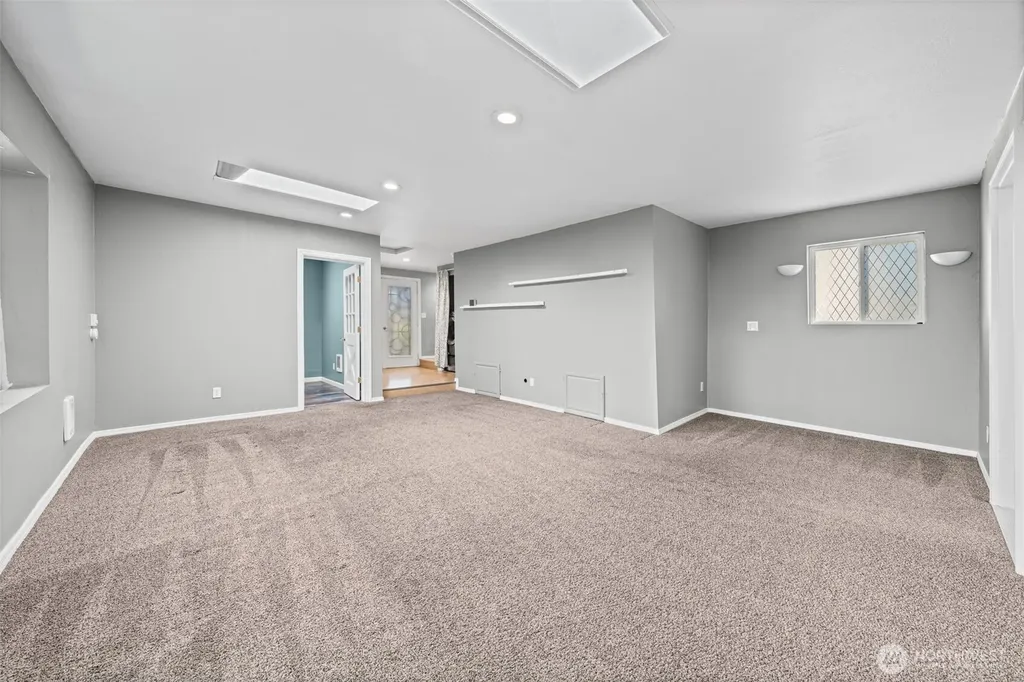 1421 N 32nd Street Renton WA 98056