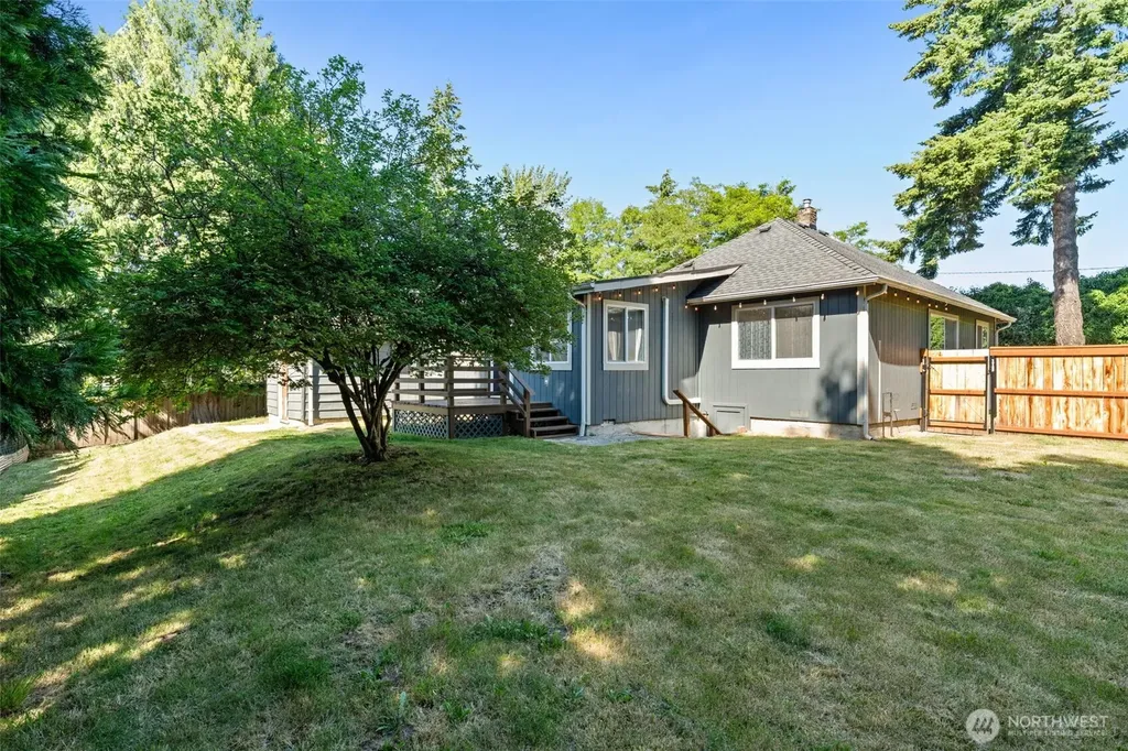 1421 N 32nd Street Renton WA 98056