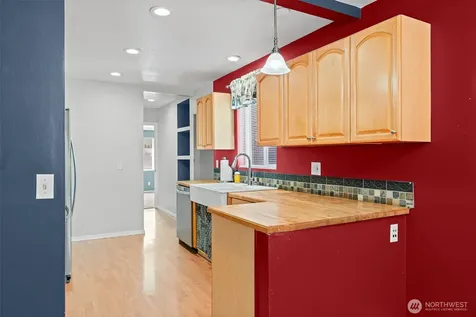 1421 N 32nd Street Renton WA 98056