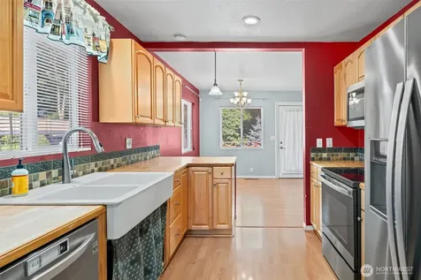 1421 N 32nd Street Renton WA 98056