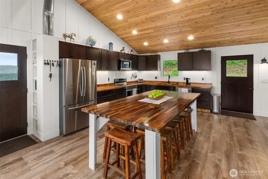 484 Salmon Creek Road Mossyrock WA 98564