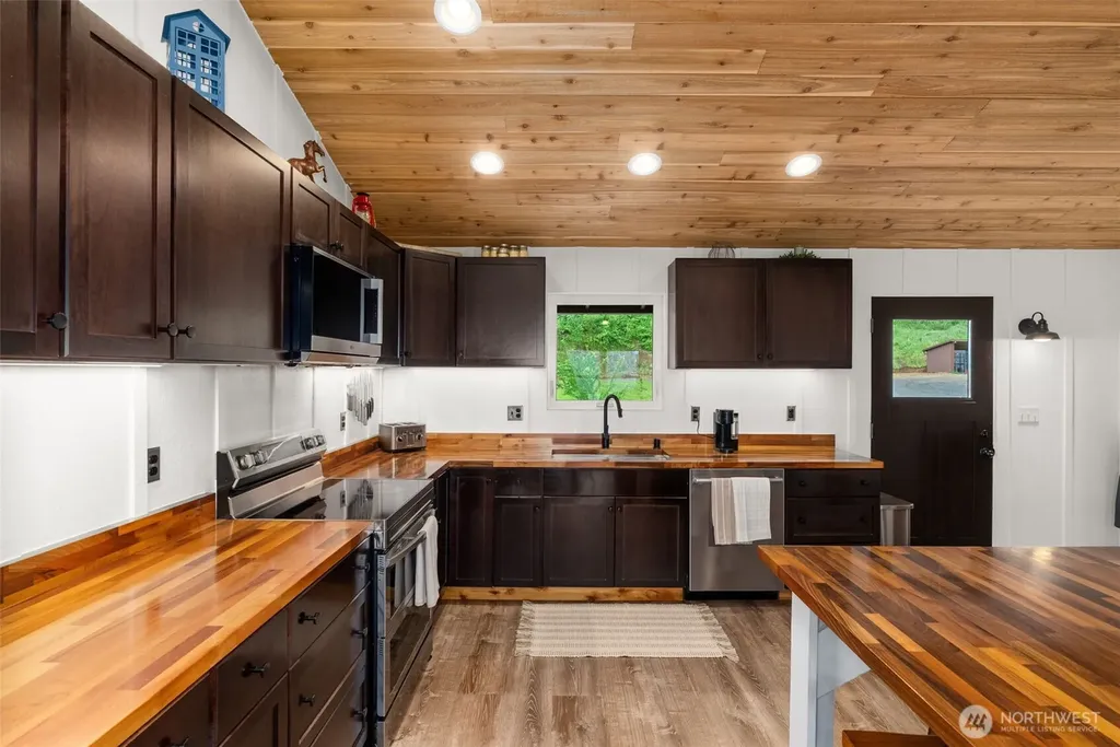 484 Salmon Creek Road Mossyrock WA 98564