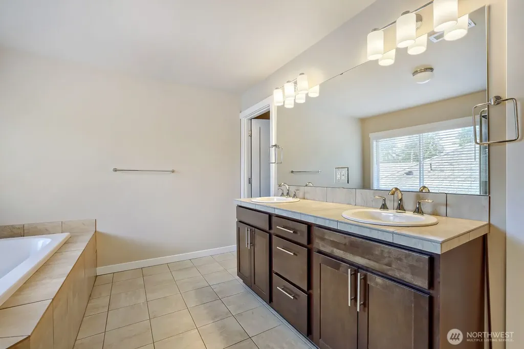 944 SW 108th Street SW Seattle WA 98146