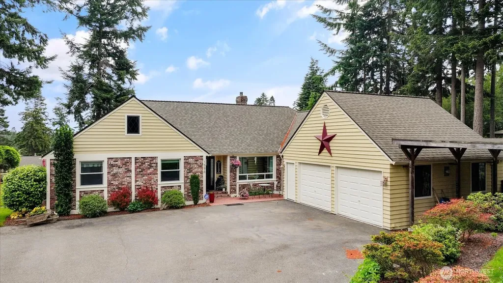 1596 Links Way Oak Harbor WA 98277