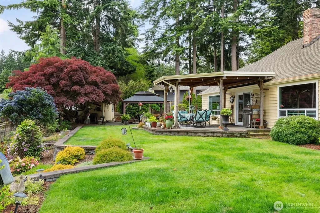 1596 Links Way Oak Harbor WA 98277