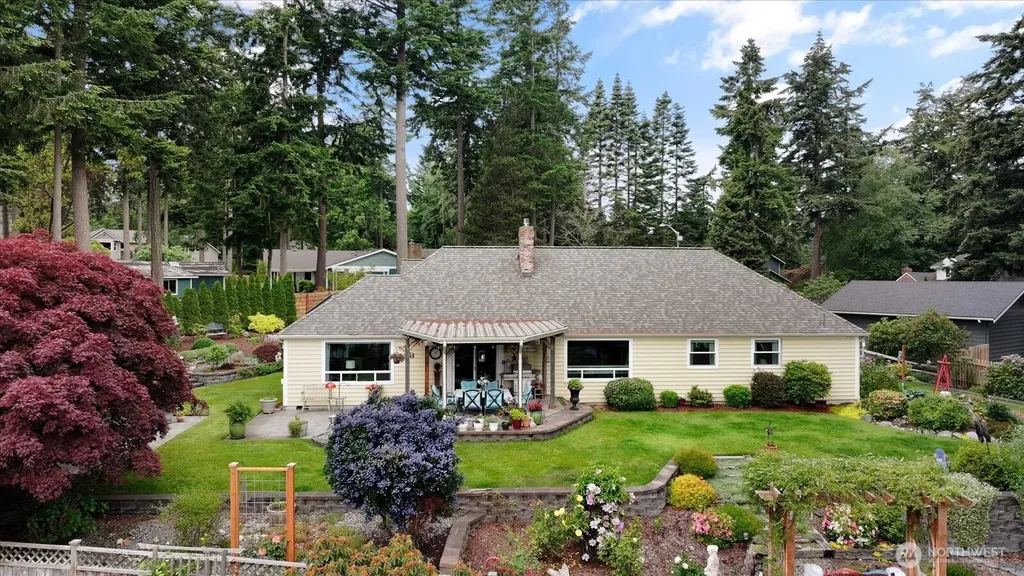 1596 Links Way Oak Harbor WA 98277