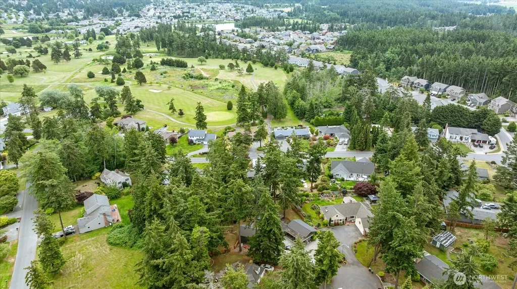 1596 Links Way Oak Harbor WA 98277