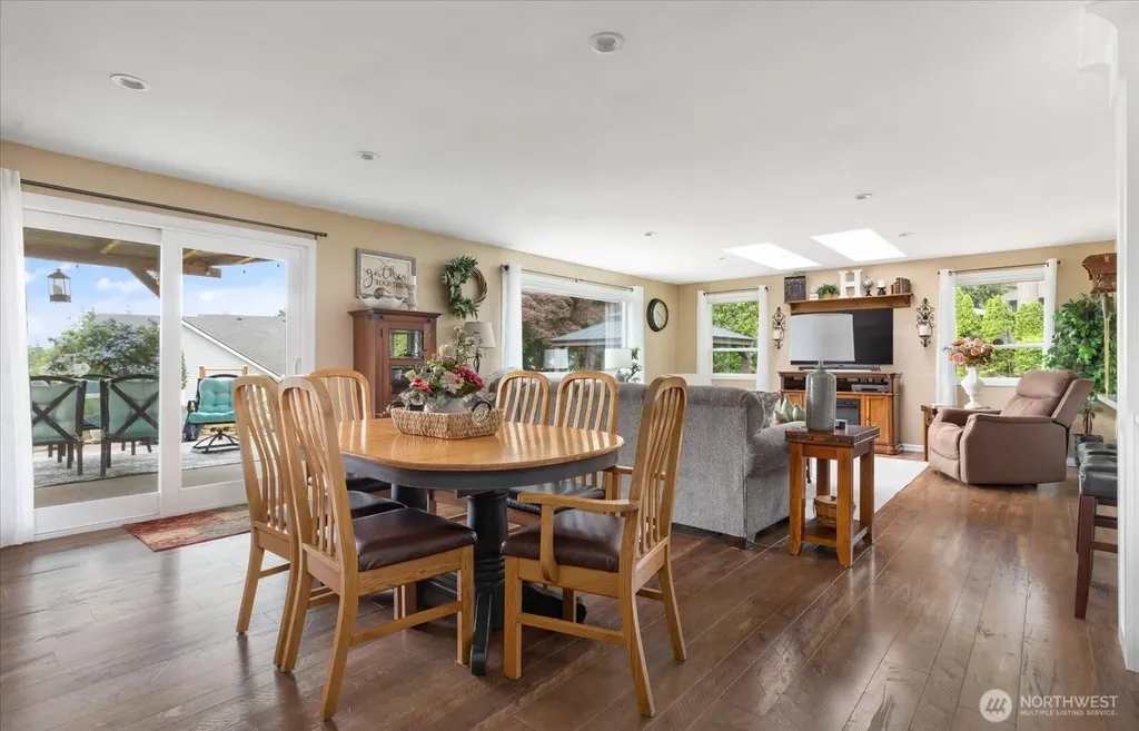 1596 Links Way Oak Harbor WA 98277