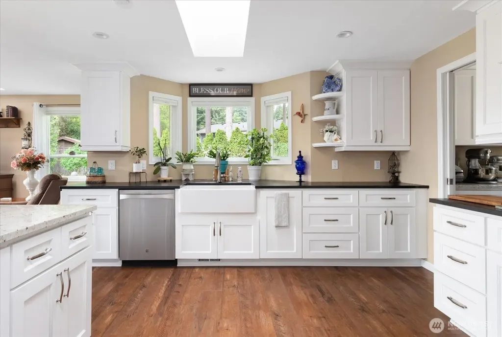 1596 Links Way Oak Harbor WA 98277