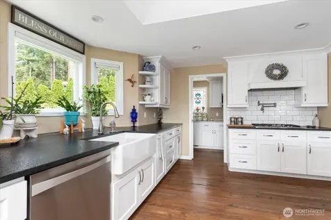 1596 Links Way Oak Harbor WA 98277