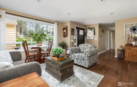 1596 Links Way Oak Harbor WA 98277