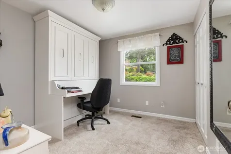 1596 Links Way Oak Harbor WA 98277