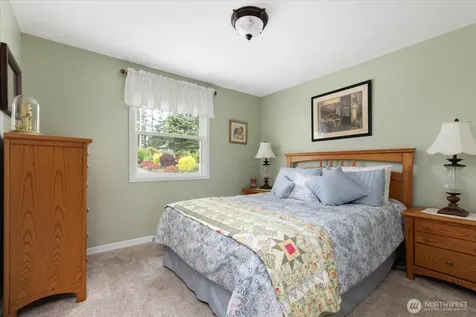 1596 Links Way Oak Harbor WA 98277