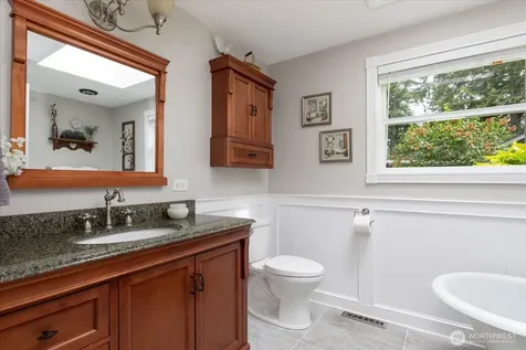 1596 Links Way Oak Harbor WA 98277