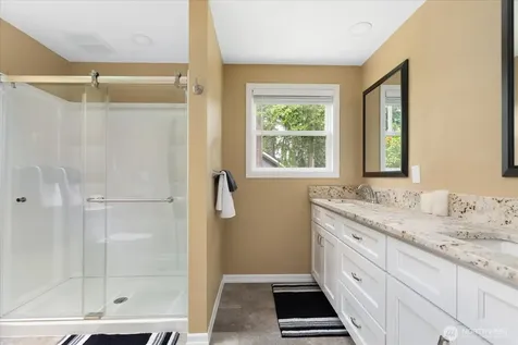 1596 Links Way Oak Harbor WA 98277