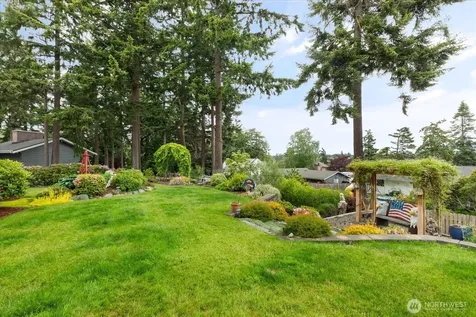 1596 Links Way Oak Harbor WA 98277
