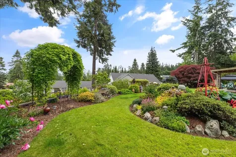 1596 Links Way Oak Harbor WA 98277