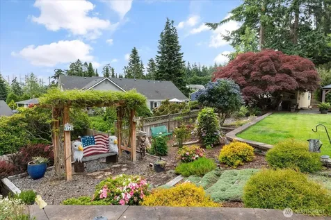 1596 Links Way Oak Harbor WA 98277