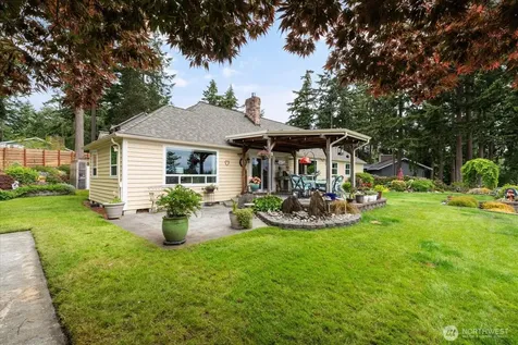 1596 Links Way Oak Harbor WA 98277