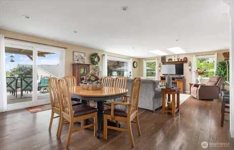1596 Links Way Oak Harbor WA 98277