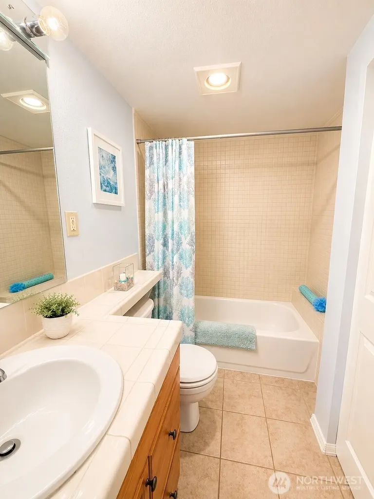 214 Canal Drive NE Ocean Shores WA 98569