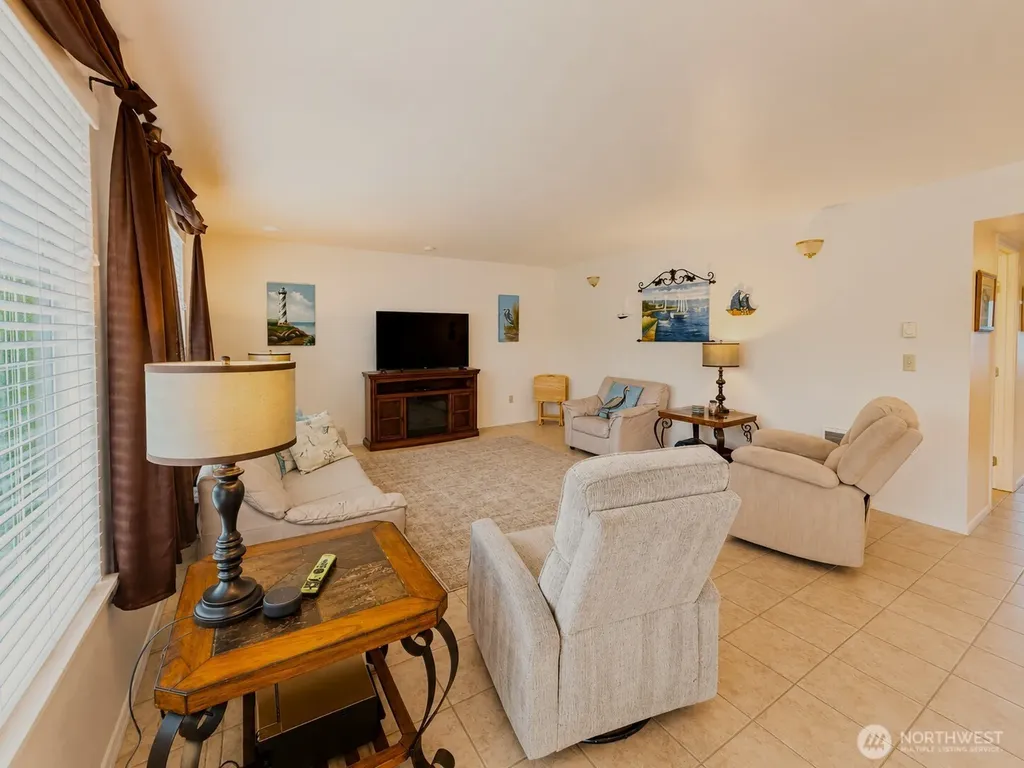 214 Canal Drive NE Ocean Shores WA 98569