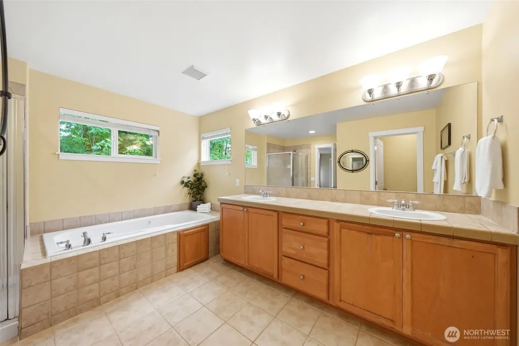 24750 NE 3rd Place Sammamish WA 98074