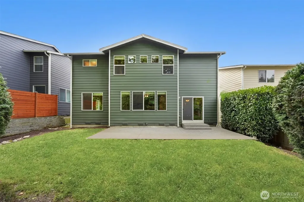 24750 NE 3rd Place Sammamish WA 98074